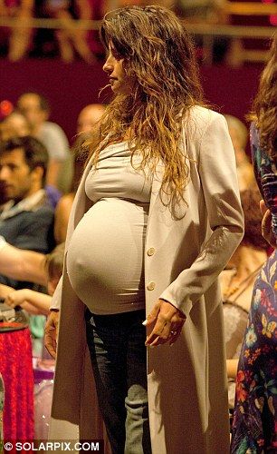 Έτοιμη να γεννήσει η…