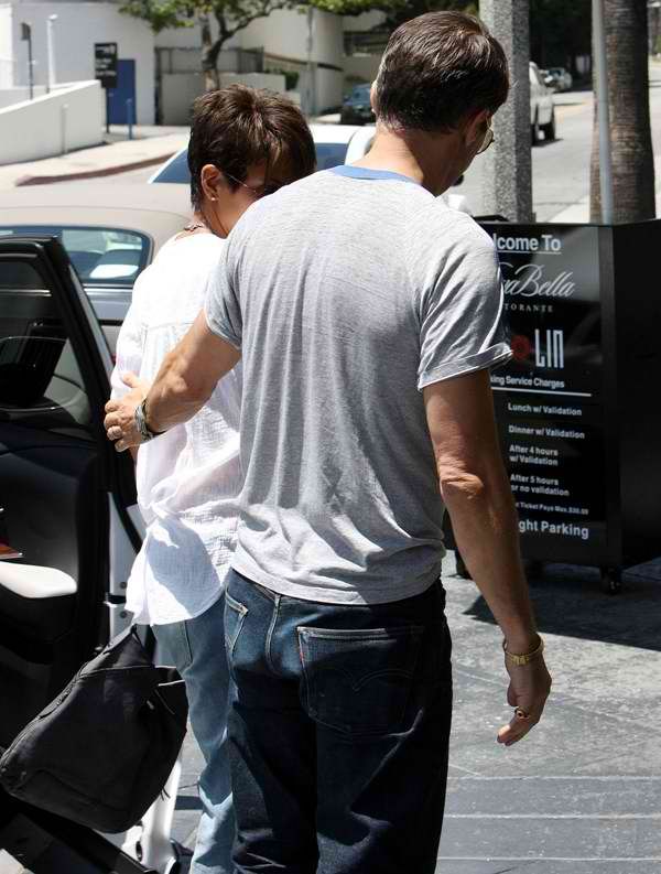 Χάλι Μπέρι – Ολιβιέ Μαρτίνεζ: Επίσημο γεύμα μετά τον γάμο τους! (εικόνες )