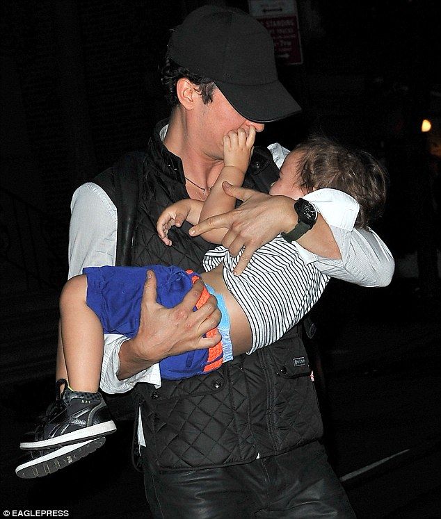 Ορλάντο Μπλουμ: Παιχνίδια με τον γιο του!