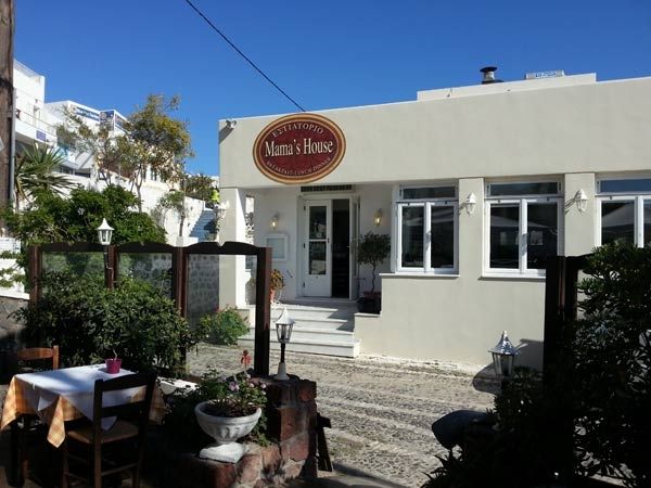 Σαντορίνη: Χθες έδιωξαν μητέρα από εστιατόριο επειδή θήλαζε το μωρό της