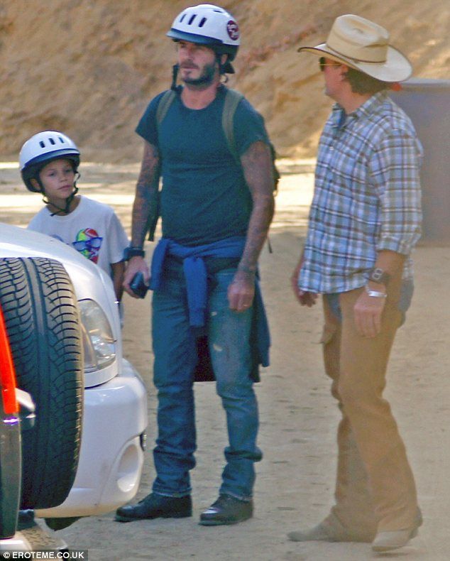 Η αμαζόνα Βικτόρια Μπέκαμ, ο Ντέιβιντ και οι γιοι τους σε ράντσο για ιππασία! (φωτογραφίες)