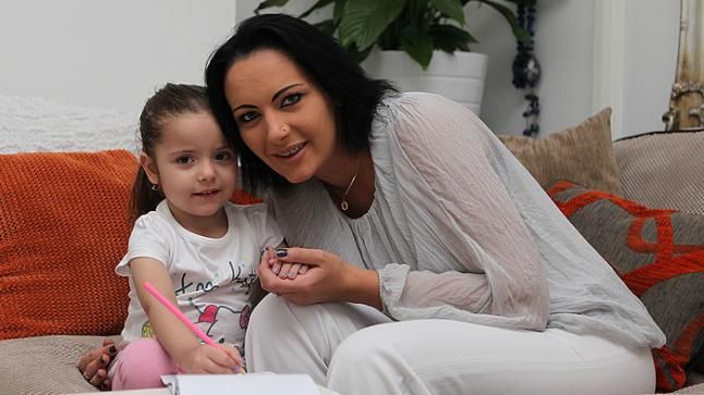 Αληθινή ιστορία: Κρύφτηκε πίσω από μπούρκα και πήγε στην Αίγυπτο για να πάρει πίσω την κόρη της!