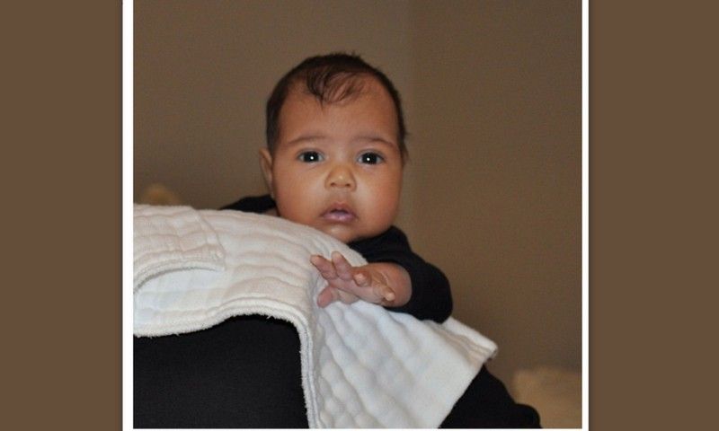Δείτε την πρώτη φωτογραφία της κόρης της Κιμ Καρντάσιαν!