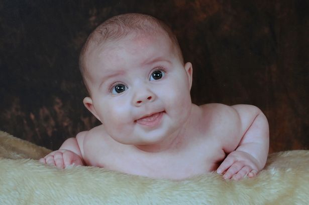 Έμεινε έγκυος από τον ετοιμοθάνατο άντρα της αλλά πέθανε πριν δει την κόρη του