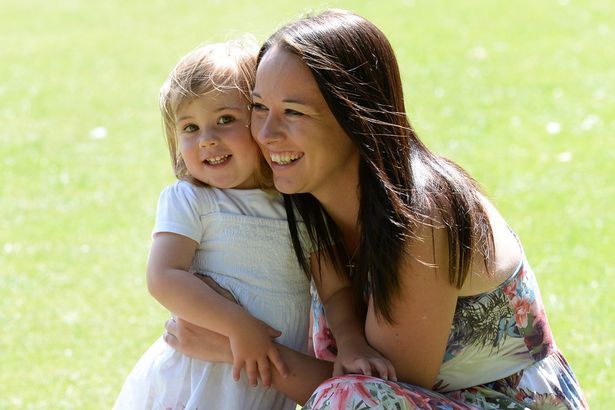 Έμεινε έγκυος από τον ετοιμοθάνατο άντρα της αλλά πέθανε πριν δει την κόρη του