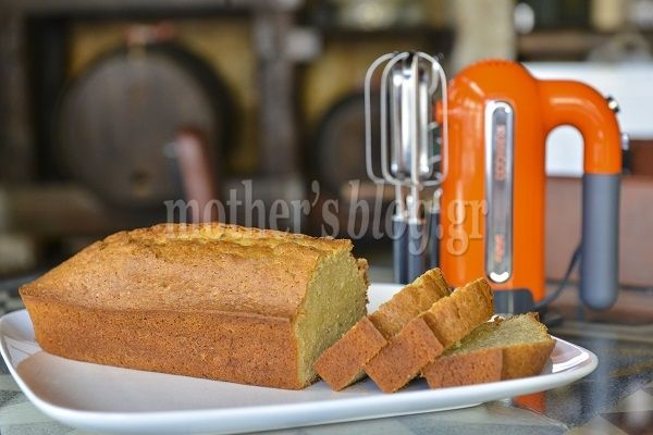 Συνταγή για φανταστικό κέικ με γιαούρτι, τσάι και πορτοκάλι, από τον Γιώργο Γεράρδο