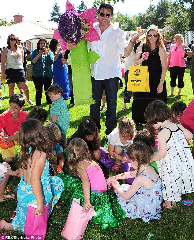 Ένα πολύχρωμο πάρτι για την κόρη της Τόρι Σπέλινγκ (φωτογραφίες)