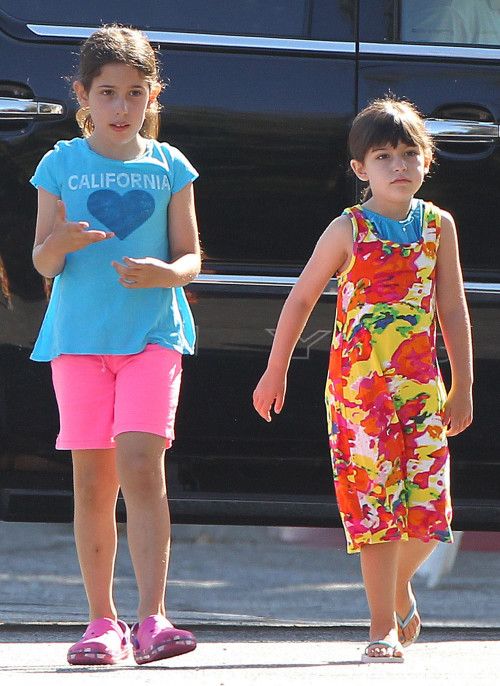 Ποιος είναι ο μπαμπάς από αυτές τις δύο δεσποινίδες;