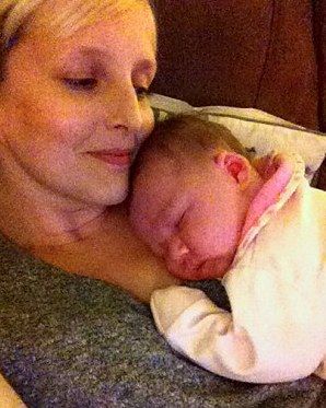 Ένα μωρό με τρεις μαμάδες!