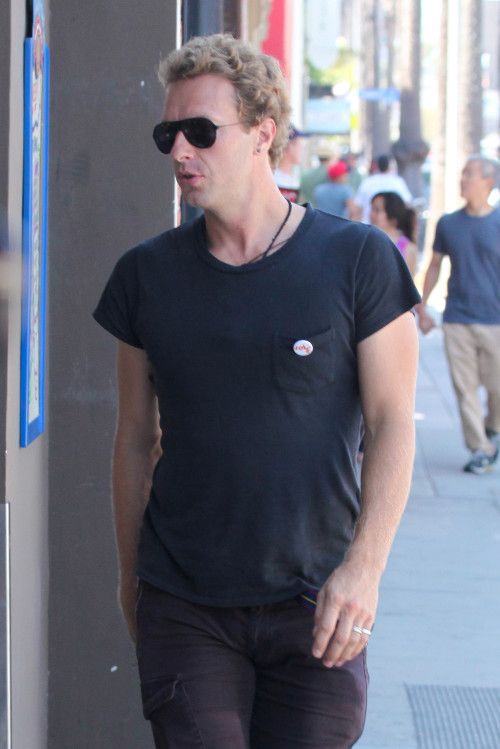 Γκουίνεθ Πάλτροου: Με τον γιο της και τον άντρα της για ψώνια και παγωτό!