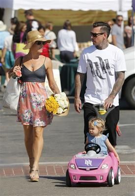 Η χαριτωμένη κόρη της…