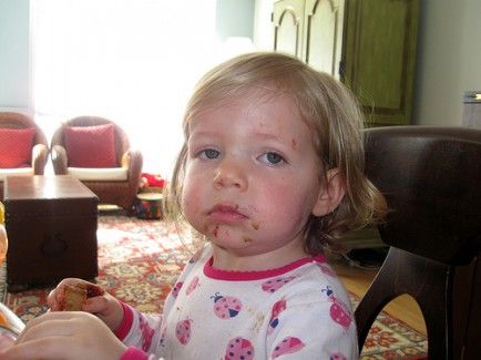 15 φωτογραφίες με μωρά που τους αρέσει να... «λούζονται» το φαγητό τους!