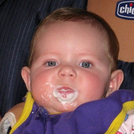 15 φωτογραφίες με μωρά που τους αρέσει να... «λούζονται» το φαγητό τους!