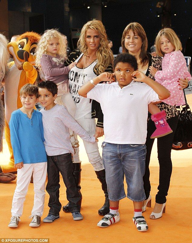 Διάσημη καλλονή μιλάει για τον αυτιστικό της γιο: «Είναι τέλειος στα μάτια μου»