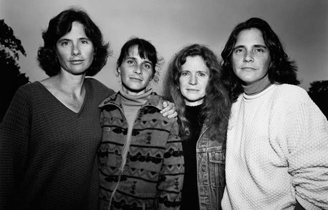 Τέσσερις αδερφές, 38 χρόνια φωτογραφίες και μια σχέση που κρατάει μια ζωή (εικόνες)