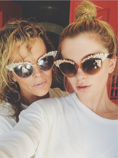 Η πανέμορφη κόρη της Κιμ Μπάσιντζερ ενηλικιώνεται και το γιορτάζει! (φωτογραφίες)