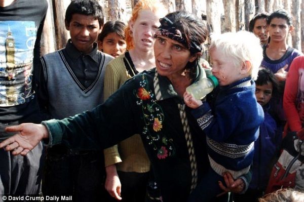 Αναμένεται το τεστ DNA για να διαπιστωθεί αν η Σάσα Ρούσεβα είναι βιολογική μητέρα της μικρής Μαρίας