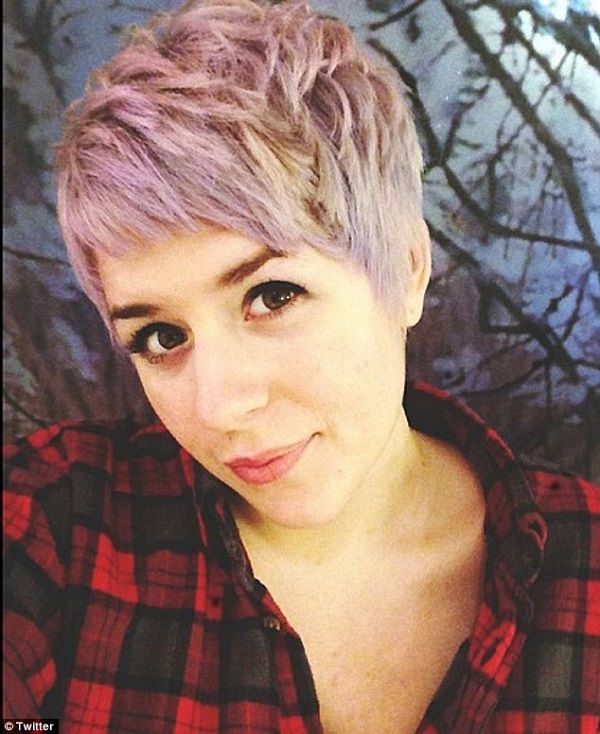 Η υιοθετημένη κόρη του Τομ Κρουζ, Ιζαμπέλα, έβαψε τα μαλλιά της... πράσινα!