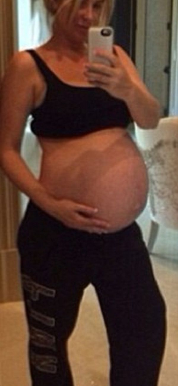 Ποια διάσημη σταρ είναι έτοιμη να φέρει στον κόσμο δίδυμα;