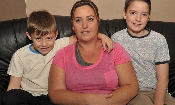 Το συγκινητικό γράμμα ενός 10χρονου στον Άγιο Βασίλη που ραγίζει καρδιές. Διαβάστε τι του ζητάει