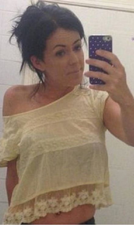 Καθηγήτρια αποπλάνησε τον ανήλικο μαθητή της. Του... παρέδιδε "μαθήματα" κατ' οίκον!