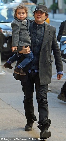 Μπλουμ - Κερ: Μπορεί να χώρισαν αλλά ο γιος τους είναι η προτεραιότητά τους (φωτογραφίες)