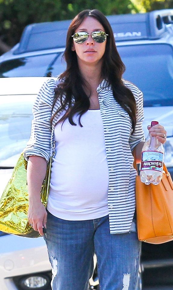 Ποια διάσημη πρωταγωνίστρια του Χόλιγουντ γέννησε υπό άκρα μυστικότητα;