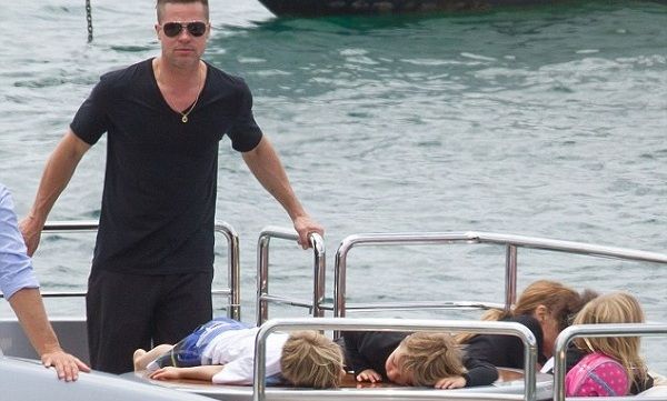 Οι οικογενειακές χριστουγεννιάτικες διακοπές του Μπραντ Πιτ και της Αντζελίνα Τζολί! (εικόνες)