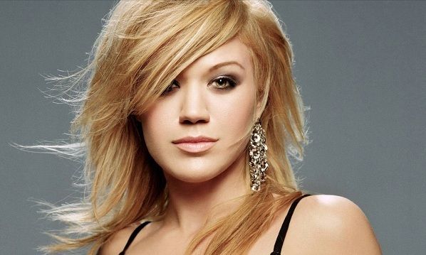 Η Κέλι Κλάρκσον μιλάει για την εγκυμοσύνη της και αποκαλύπτει από τι υποφέρει! (εικόνες)