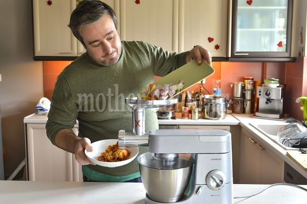 Συνταγή από τον Γιώργο Γεράρδο για την πιο νόστιμη μακαρονάδα με κιμά