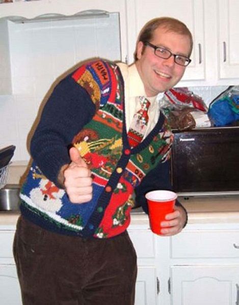 Εσείς θα φορούσατε ποτέ αυτά τα χριστουγεννιάτικα πουλόβερ; (φωτογραφίες)