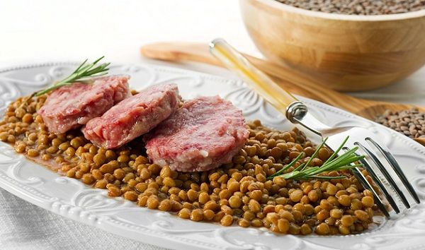 Αυτά είναι τα 10 φαγητά που θα μας φέρουν γούρι την Πρωτοχρονιά! (εικόνες)