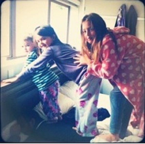 Ποιος είναι ο μπαμπάς αυτών των πανέμορφων παιδιών; Aραγε του μοιάζουν; (εικόνες)