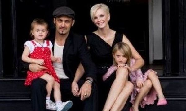 Ποιος είναι ο μπαμπάς αυτών των πανέμορφων παιδιών; Aραγε του μοιάζουν; (εικόνες)