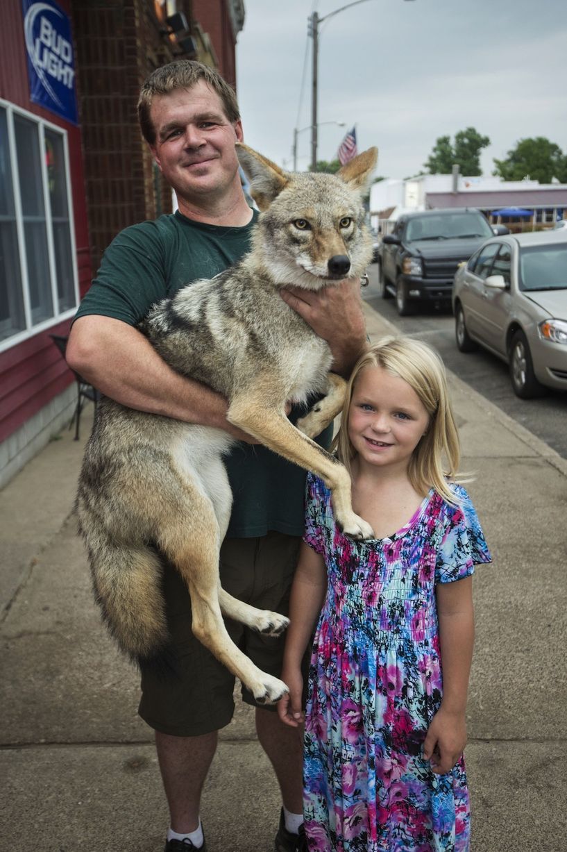 Το 8χρονο κορίτσι και το κογιότ έγιναν οι καλύτεροι φίλοι! (φωτογραφίες)