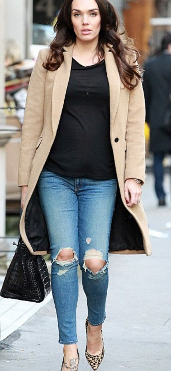 Απίστευτο! Σε ποια διάσημη ετοιμόγεννη ανήκει αυτή η μικρή κοιλίτσα! (εικόνες)