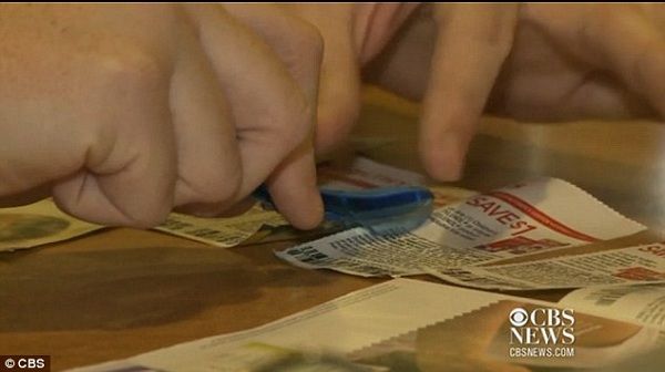 H μαμά «κουπονίστα»- Ζει την οικογένειά της άνετα μόνο με κουπόνια! (εικόνες)