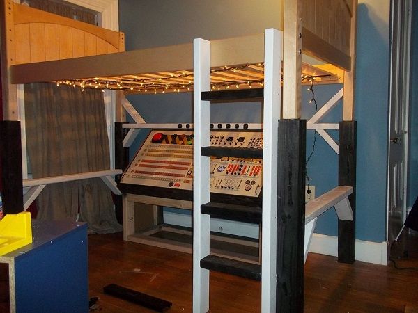 Μα τι υπέροχος μπαμπάς! Κατασκεύασε στον γιο του έναν ολόκληρο διαστημικό σταθμό! (εικόνες)