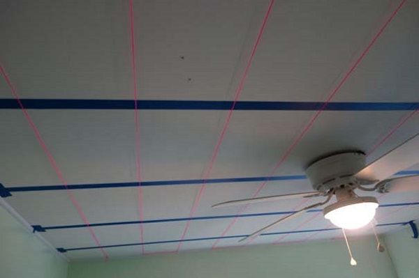 «Του έφερε τον ουρανό με τ' άστρα»! Ο μπαμπάς που κατασκεύασε αστέρια για το μωρό του! (εικόνες)