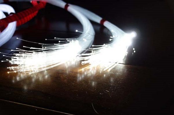 «Του έφερε τον ουρανό με τ' άστρα»! Ο μπαμπάς που κατασκεύασε αστέρια για το μωρό του! (εικόνες)