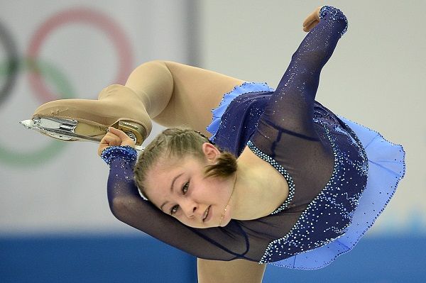 Πατινάζ: Η 15χρονη αθλήτρια που άφησε άφωνο το κοινό και πήρε την πρωτιά στους Ολυμπιακούς (εικόνες, βίντεο)