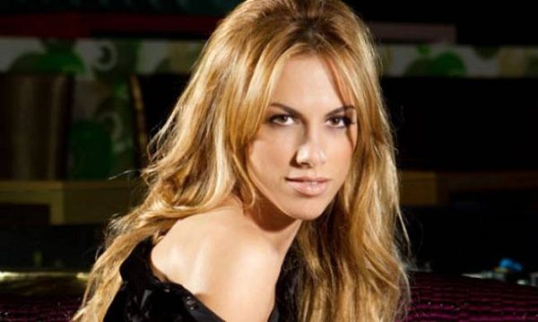 «Σε αγαπώ μανούλα»! Το τρυφερό ποίημα του γιου πασίγνωστης Ελληνίδας ηθοποιού! (εικόνες)