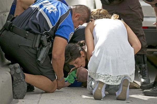 Συγκλονιστικό: Έσωσε την τελευταία στιγμή το 5 μηνών ανιψάκι της (εικόνες, βίντεο)