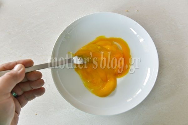 Συνταγή για τέλειο κοτόπουλο πανέ με φιστίκι Αιγίνης και ντιπ γιαουρτιού από τον Γιώργο Γεράρδο