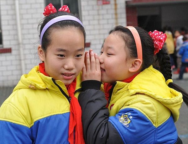 Δασκάλα- ήρωας! Διδάσκει σε 20 δίδυμα παιδιά! (εικόνες)