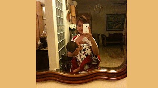 Πάνω στη μηχανή, κάνοντας γιόγκα ή ράφτινγκ! Φωτογραφίες θηλασμού σε... περίεργες στιγμές