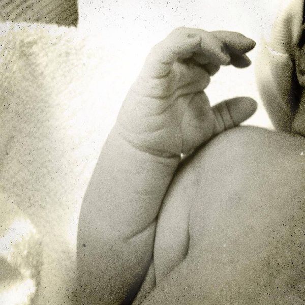 Ο Χρήστος Δάντης έγινε ξανά μπαμπάς! Δείτε την πρώτη φωτογραφία του νεογέννητου μωρού του! (εικόνα)