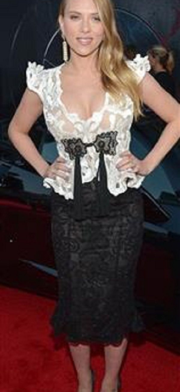 Σκάρλετ Γιόχανσον: Επιβεβαιώνει την εγκυμοσύνη της φορώντας… (εικόνες)