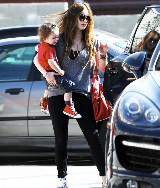 Η Μέγκαν Φοξ κάνει την πρώτη της δημόσια εμφάνιση μετά την γέννα (φωτογραφίες)