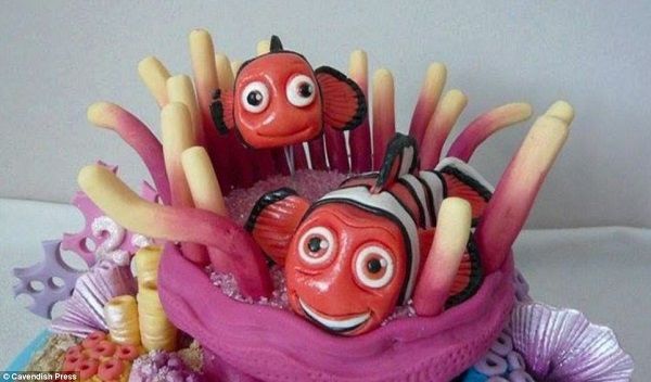 Να λυπάσαι να τις φας! Η 26χρονη που ανήγαγε τη δημιουργία τούρτας σε τέχνη! (εικόνες)